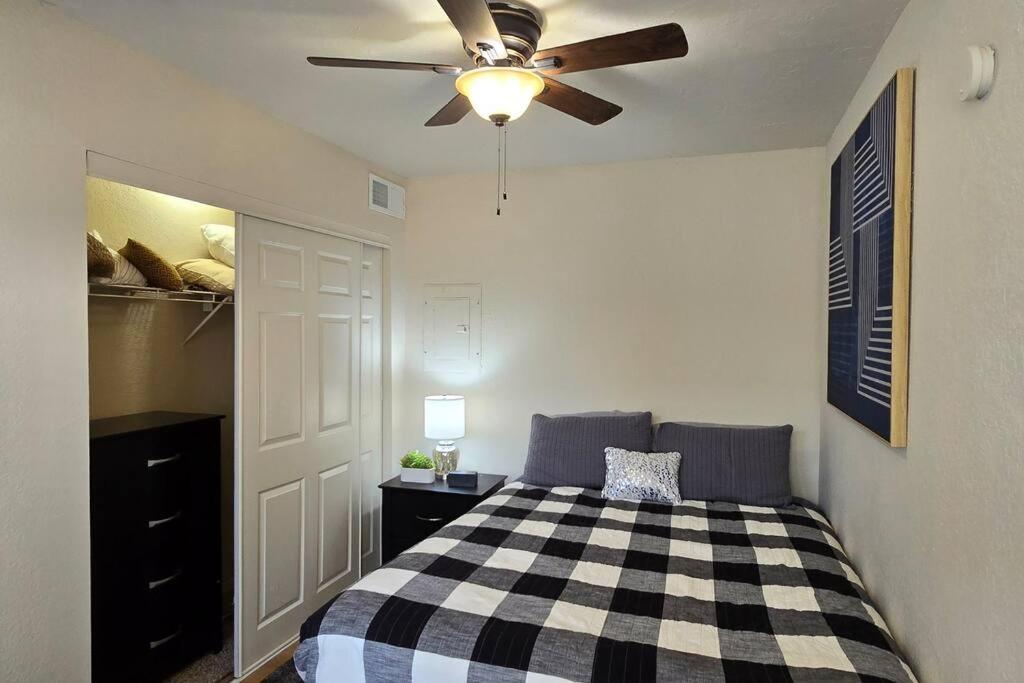 Cozy Updated Cove Of Heaven, 5mins To Hefner! Apartment Oklahoma City