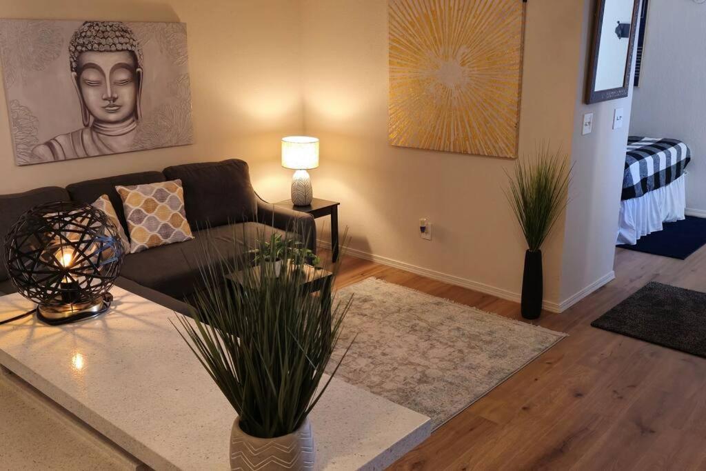 Cozy Updated Cove Of Heaven, 5mins To Hefner! Apartment *