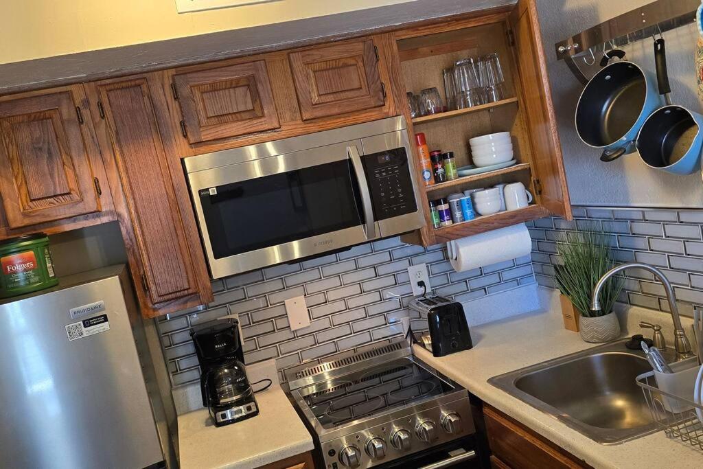 Cozy Updated Cove Of Heaven, 5mins To Hefner! * Oklahoma City