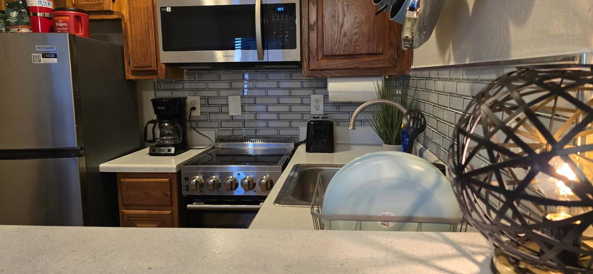 Cozy Updated Cove Of Heaven, 5mins To Hefner! Apartment